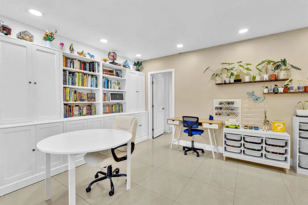 721 FAIRWAY DRIVE Plantation, FL 33317