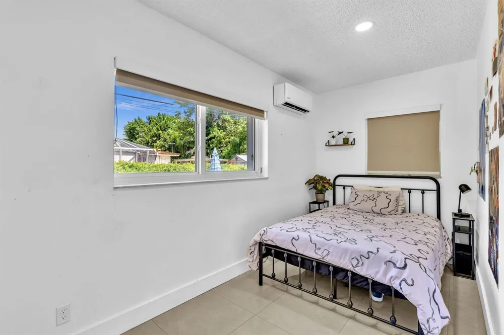 721 FAIRWAY DRIVE Plantation, FL 33317