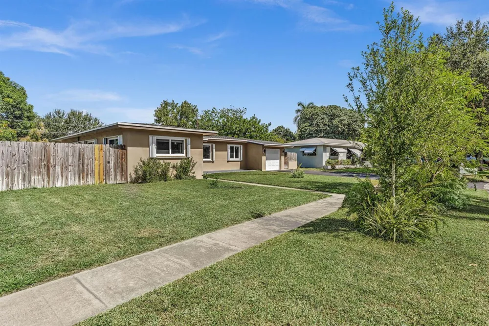 721 FAIRWAY DRIVE Plantation, FL 33317