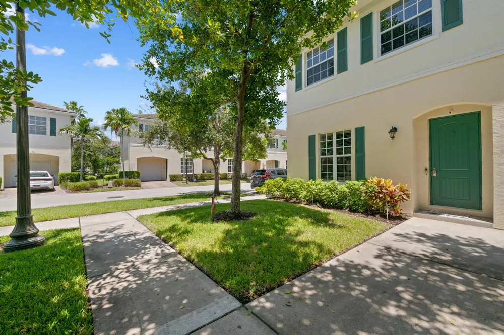 701 SW 1ST TERRACE Pompano Beach, FL 33060