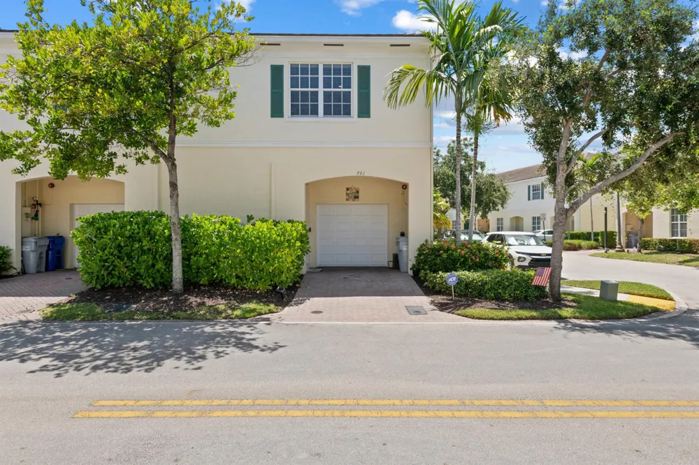 701 SW 1ST TERRACE Pompano Beach, FL 33060