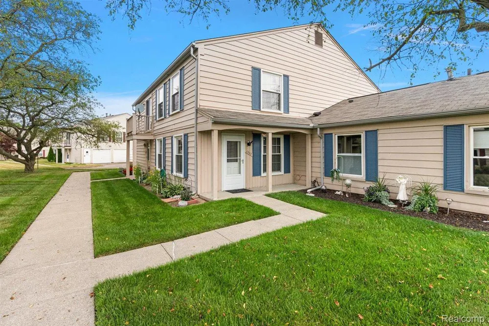 2763 Fox Hollow Court Orion Charter Township, MI 48360