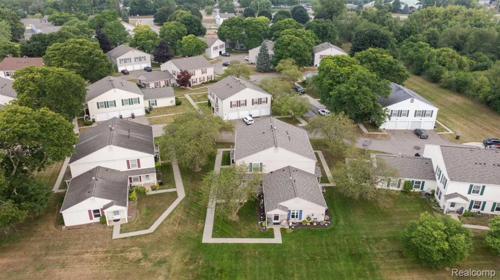 2763 Fox Hollow Court Orion Charter Township, MI 48360