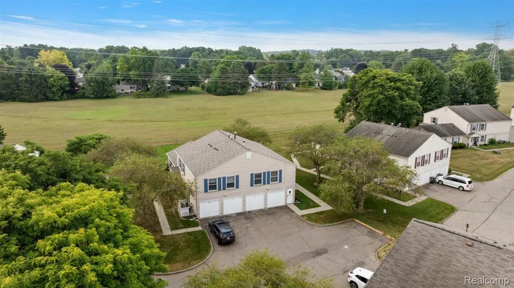 2763 Fox Hollow Court Orion Charter Township, MI 48360