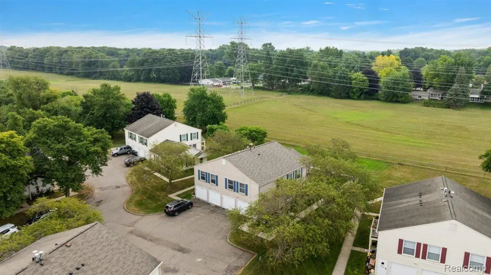 2763 Fox Hollow Court Orion Charter Township, MI 48360