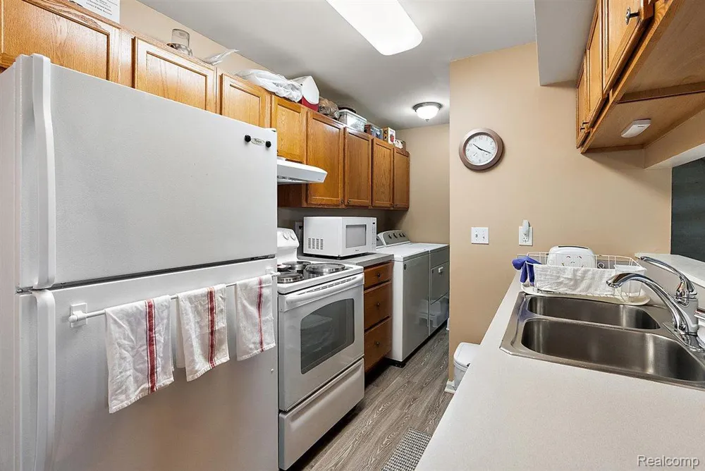 2763 Fox Hollow Court Orion Charter Township, MI 48360