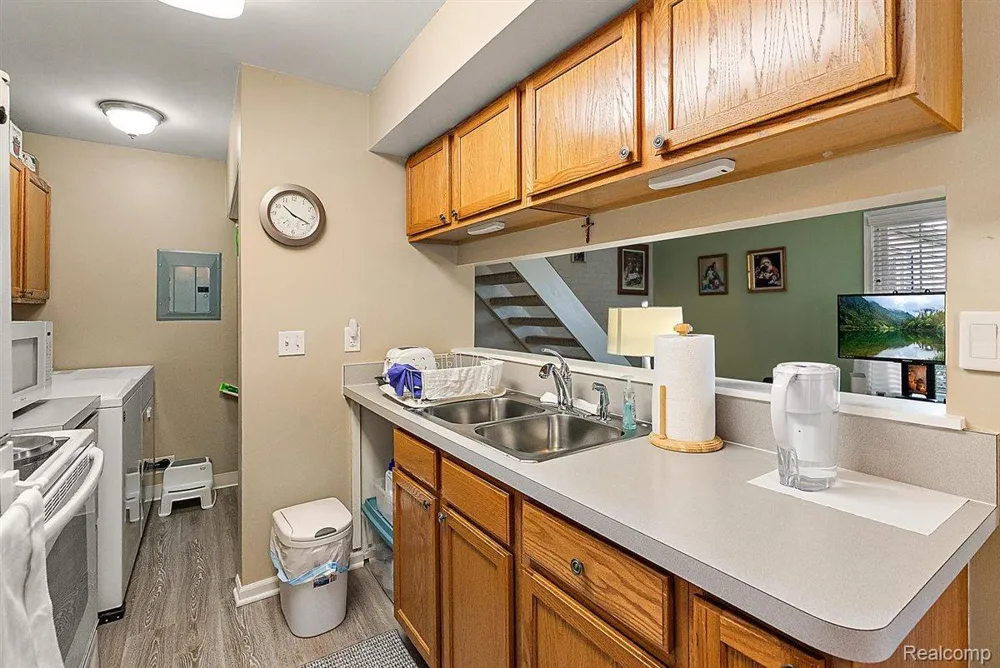 2763 Fox Hollow Court Orion Charter Township, MI 48360
