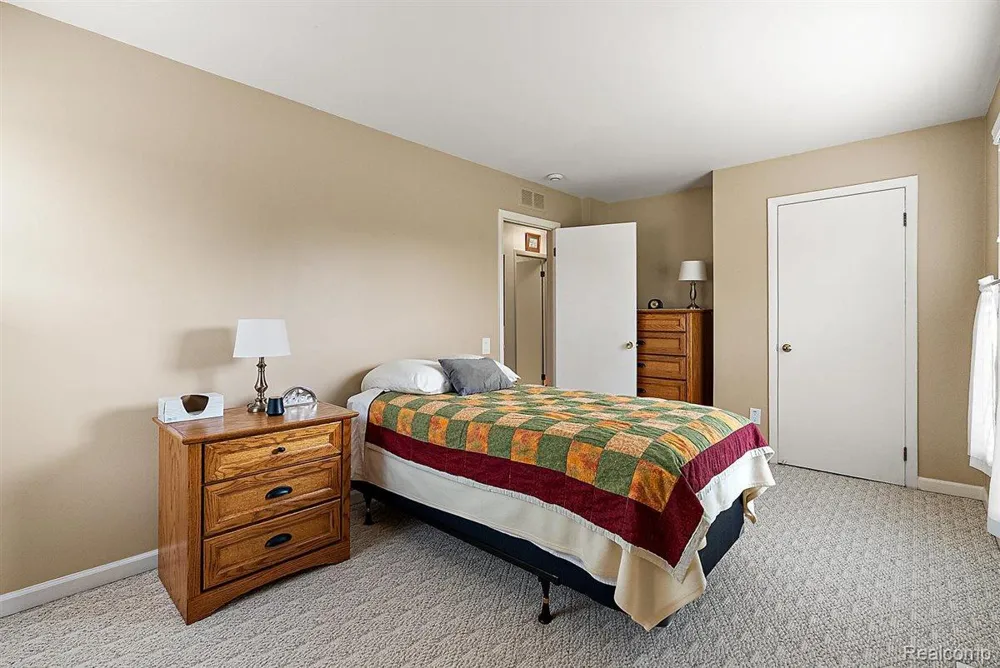 2763 Fox Hollow Court Orion Charter Township, MI 48360