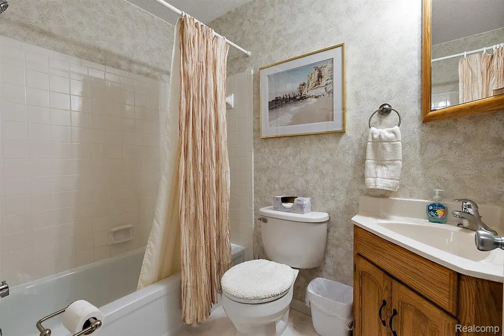 2763 Fox Hollow Court Orion Charter Township, MI 48360