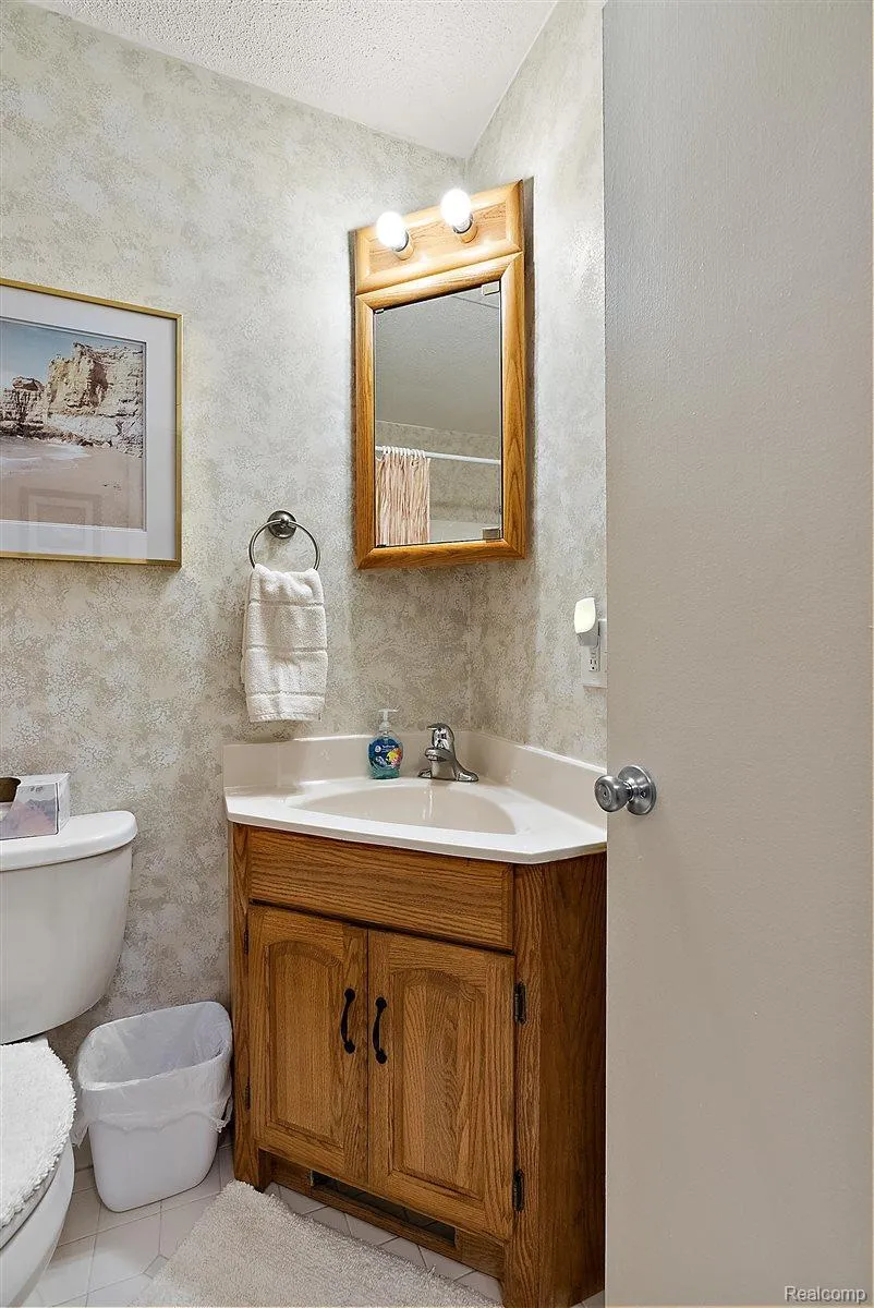 2763 Fox Hollow Court Orion Charter Township, MI 48360