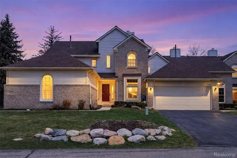 43470 Algonquin Drive