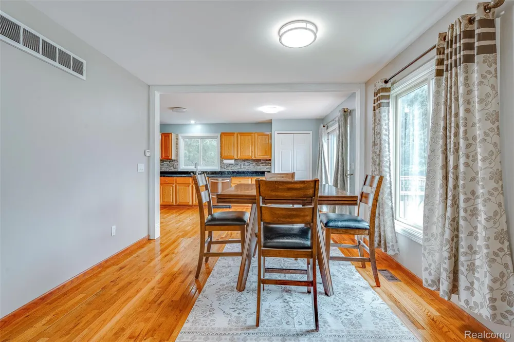 43470 Algonquin Drive Novi City, MI 48375