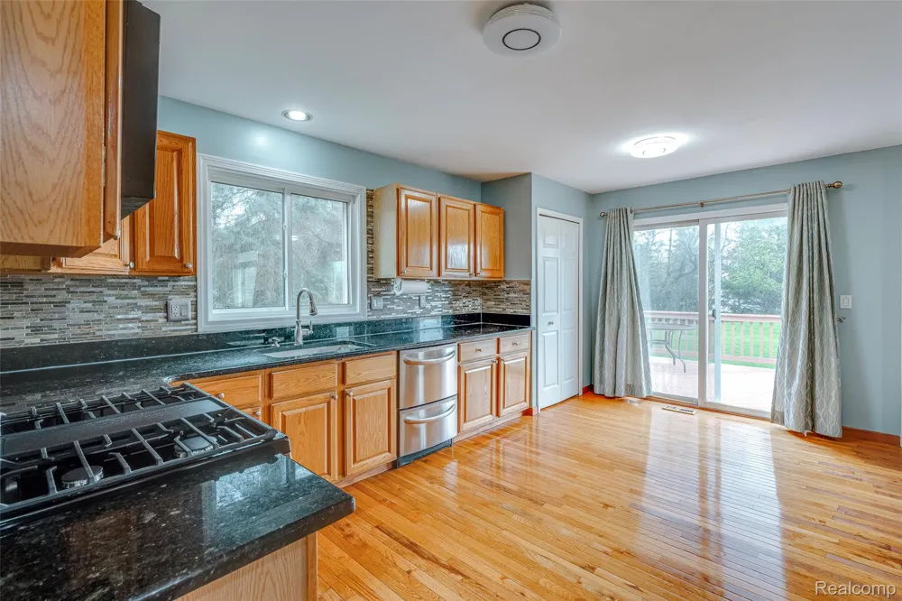 43470 Algonquin Drive Novi City, MI 48375