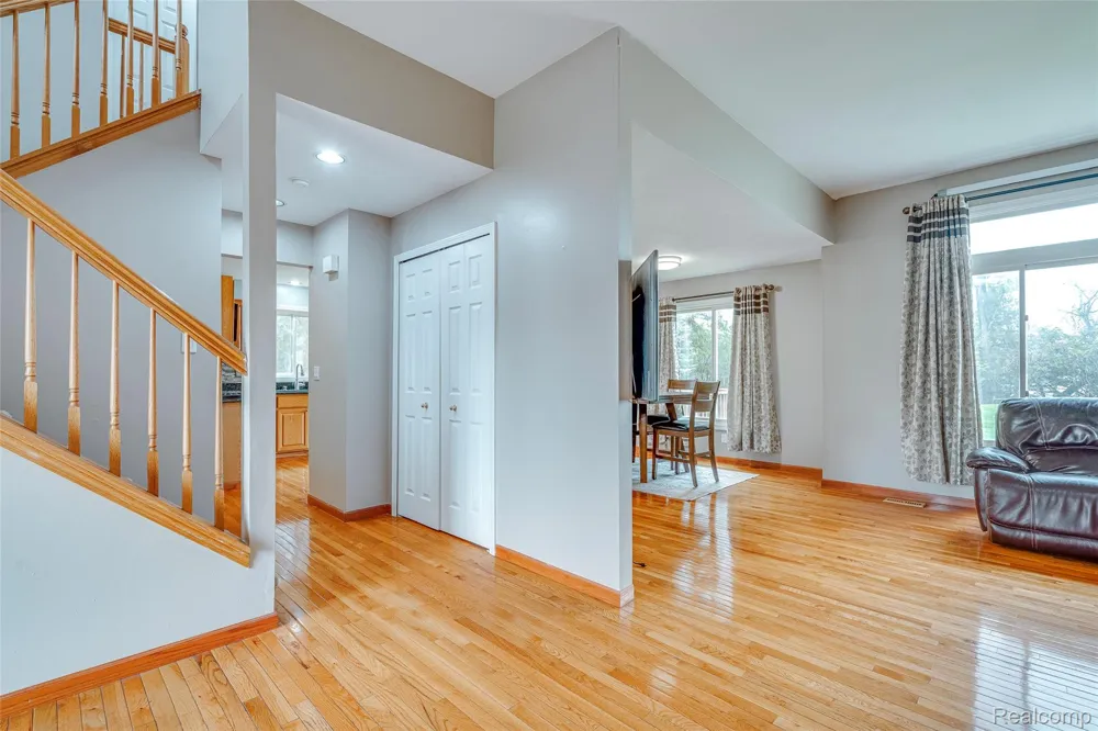 43470 Algonquin Drive Novi City, MI 48375