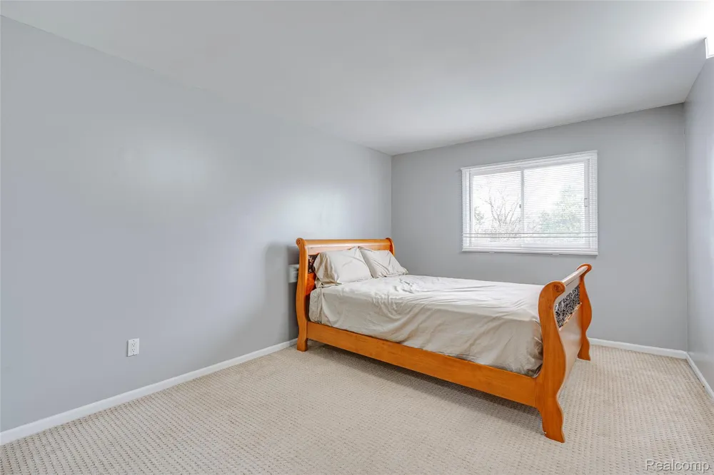 43470 Algonquin Drive Novi City, MI 48375