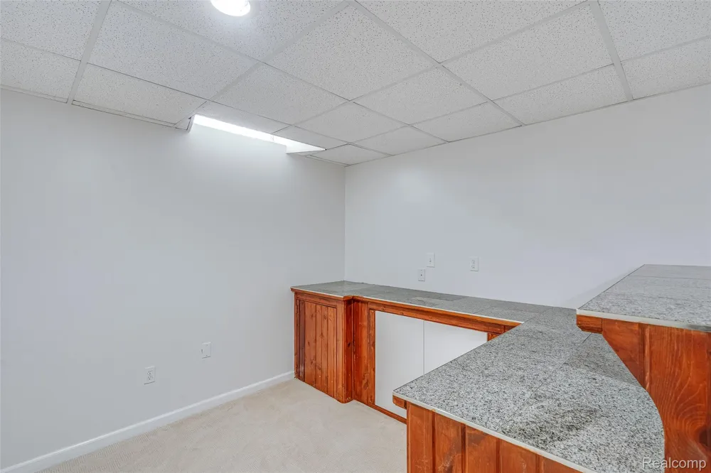 43470 Algonquin Drive Novi City, MI 48375
