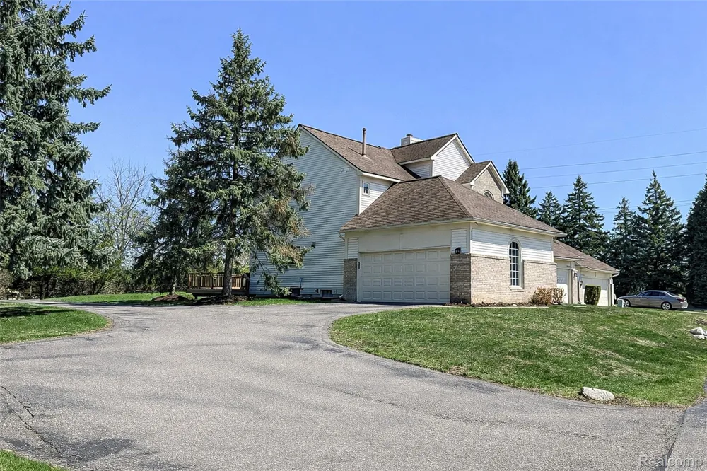 43470 Algonquin Drive Novi City, MI 48375
