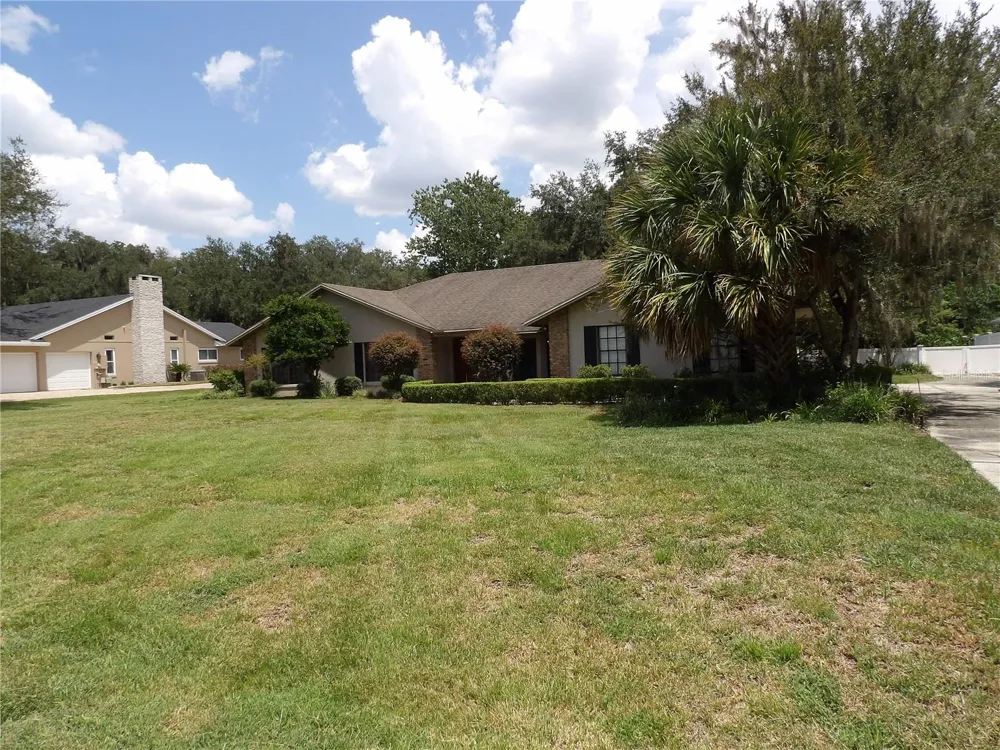 6282 FORESTWOOD DRIVE E Lakeland, FL 33811