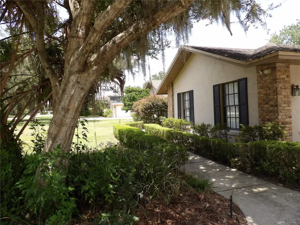 6282 FORESTWOOD DRIVE E Lakeland, FL 33811
