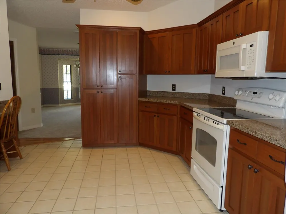 6282 FORESTWOOD DRIVE E Lakeland, FL 33811