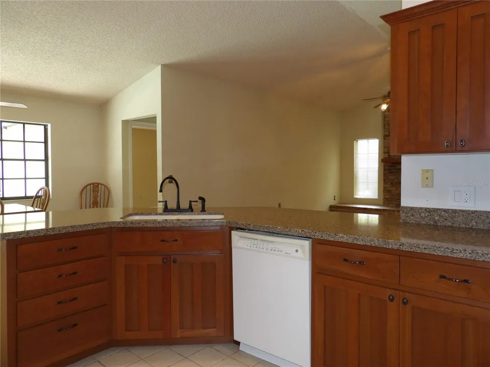 6282 FORESTWOOD DRIVE E Lakeland, FL 33811