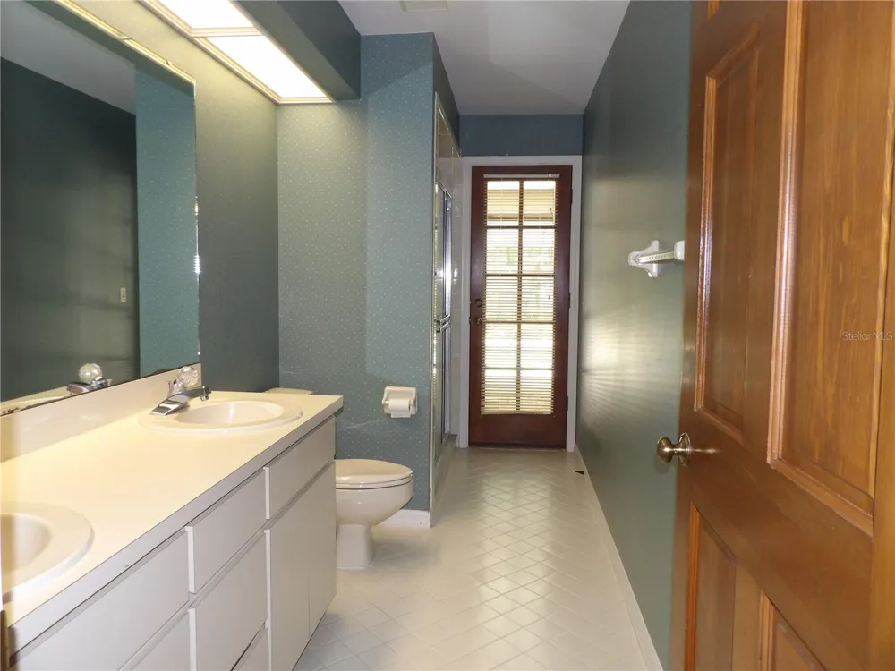 6282 FORESTWOOD DRIVE E Lakeland, FL 33811