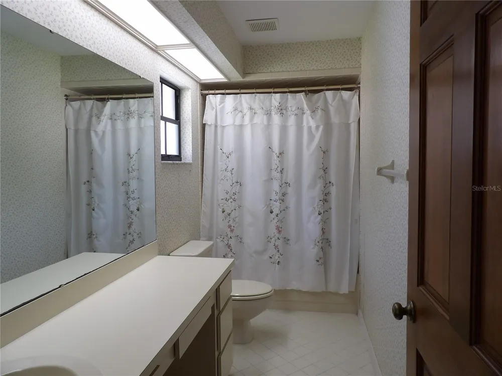 6282 FORESTWOOD DRIVE E Lakeland, FL 33811