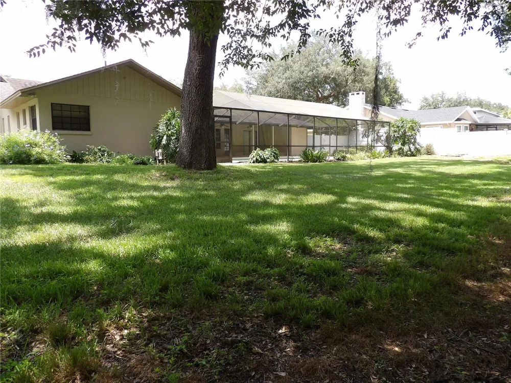 6282 FORESTWOOD DRIVE E Lakeland, FL 33811