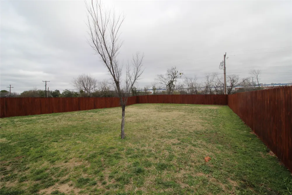 856 Mccully Street White Settlement, TX 76108