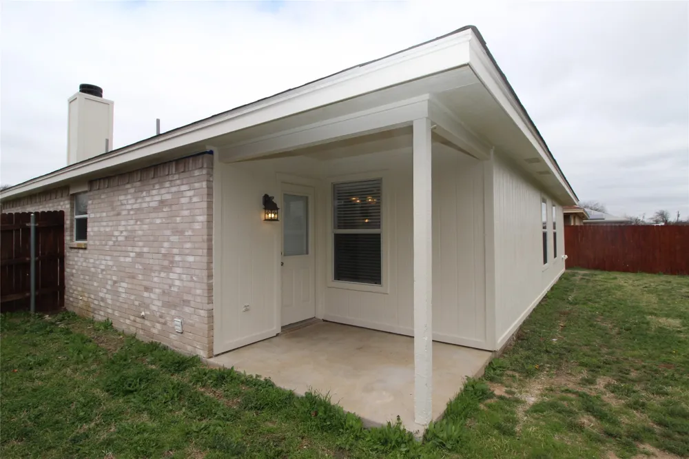 856 Mccully Street White Settlement, TX 76108