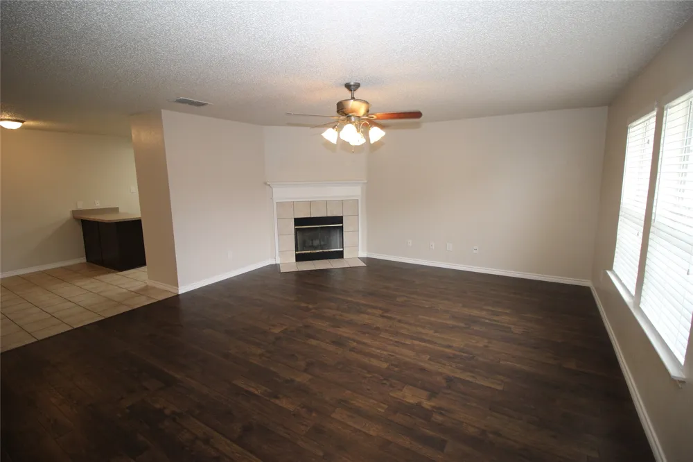 856 Mccully Street White Settlement, TX 76108