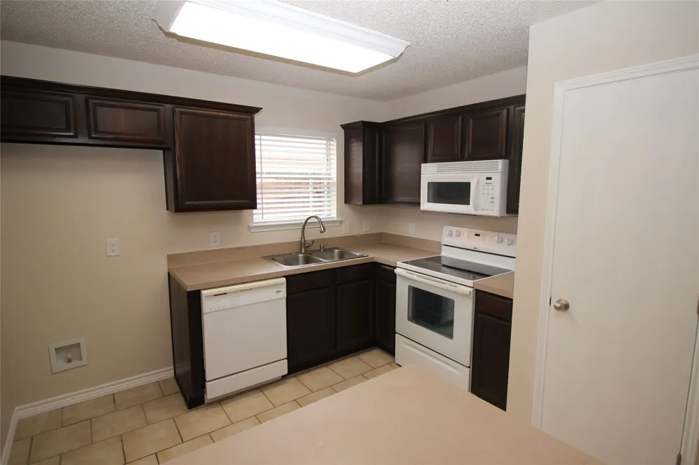 856 Mccully Street White Settlement, TX 76108