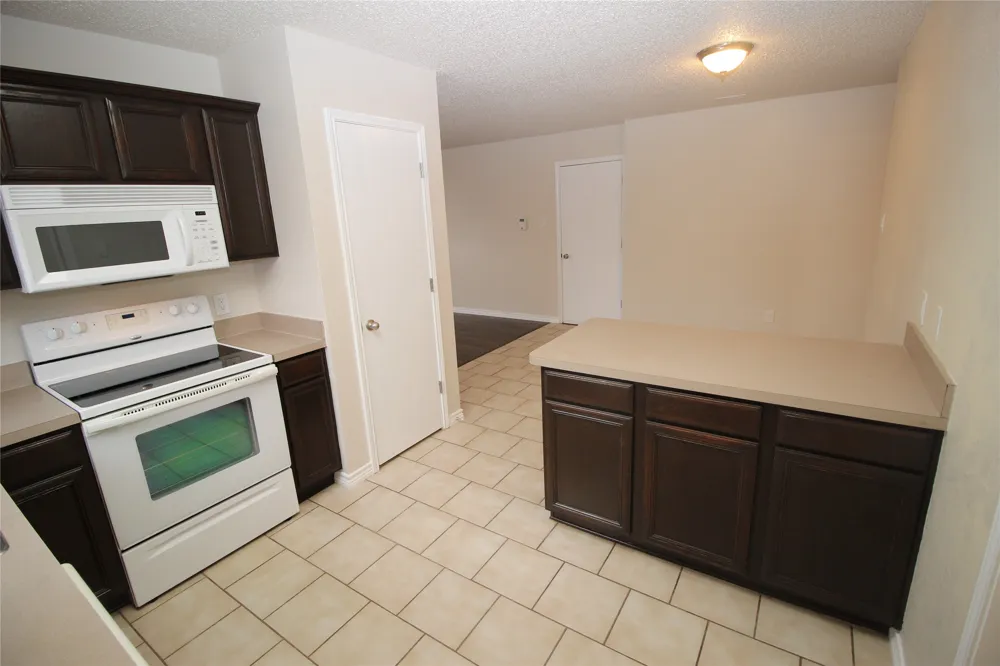 856 Mccully Street White Settlement, TX 76108