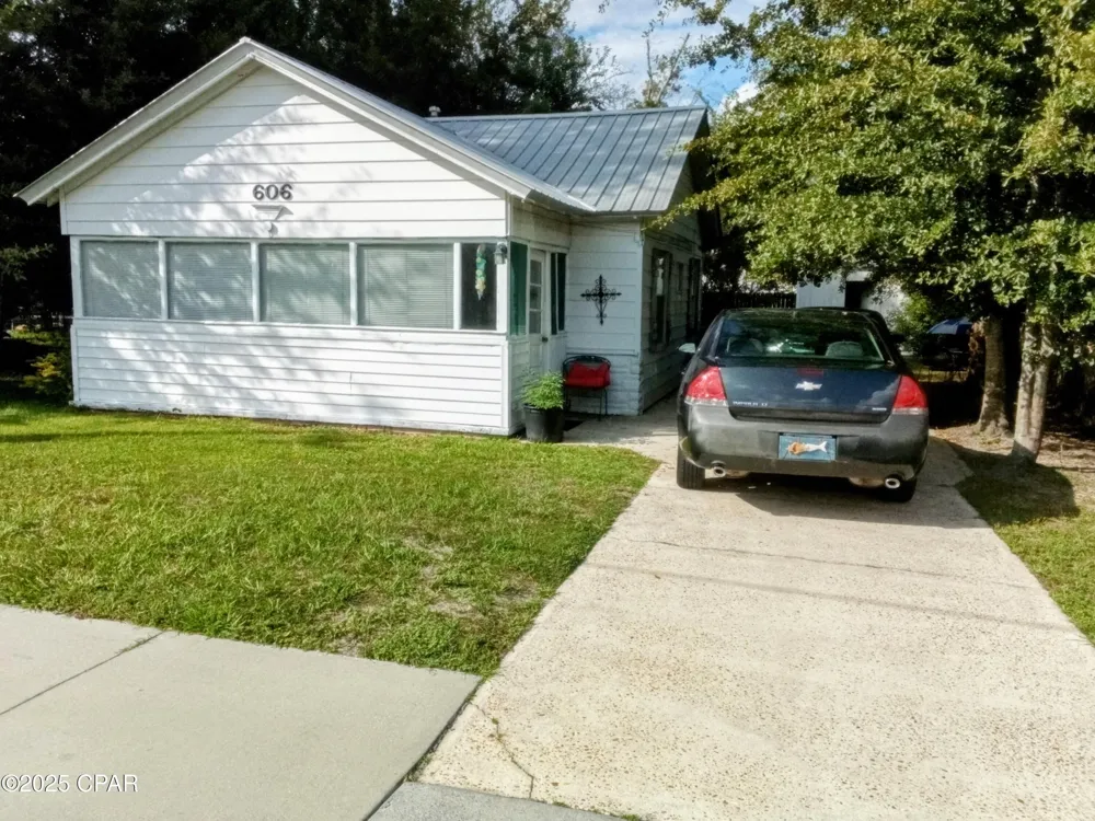 606 W 10th Street Lynn Haven, FL 32444
