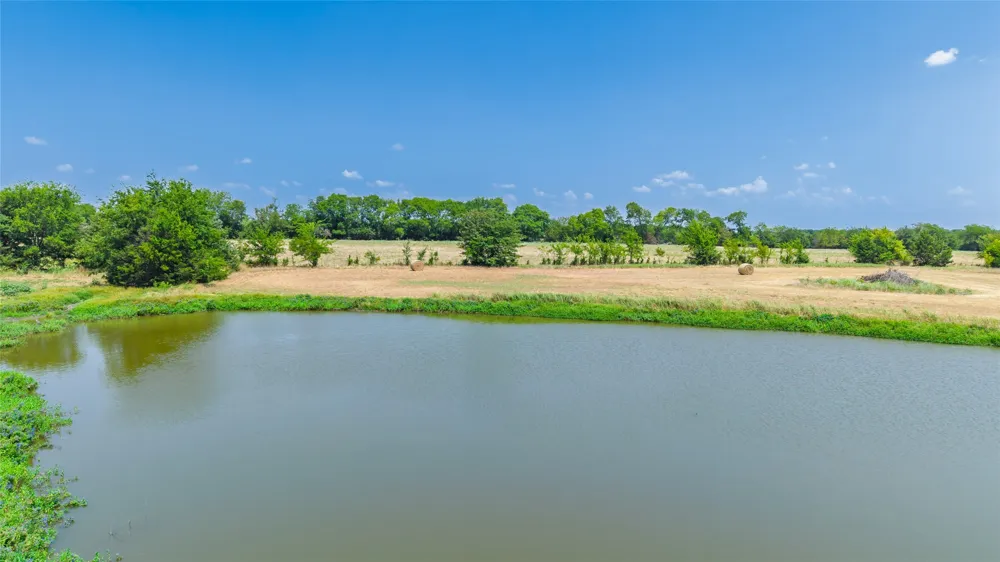 4886 White Rock Lone Oak, TX 75453