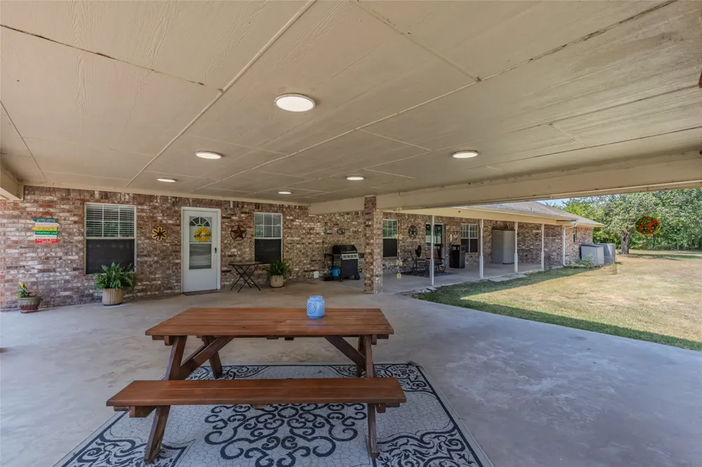 4886 White Rock Lone Oak, TX 75453