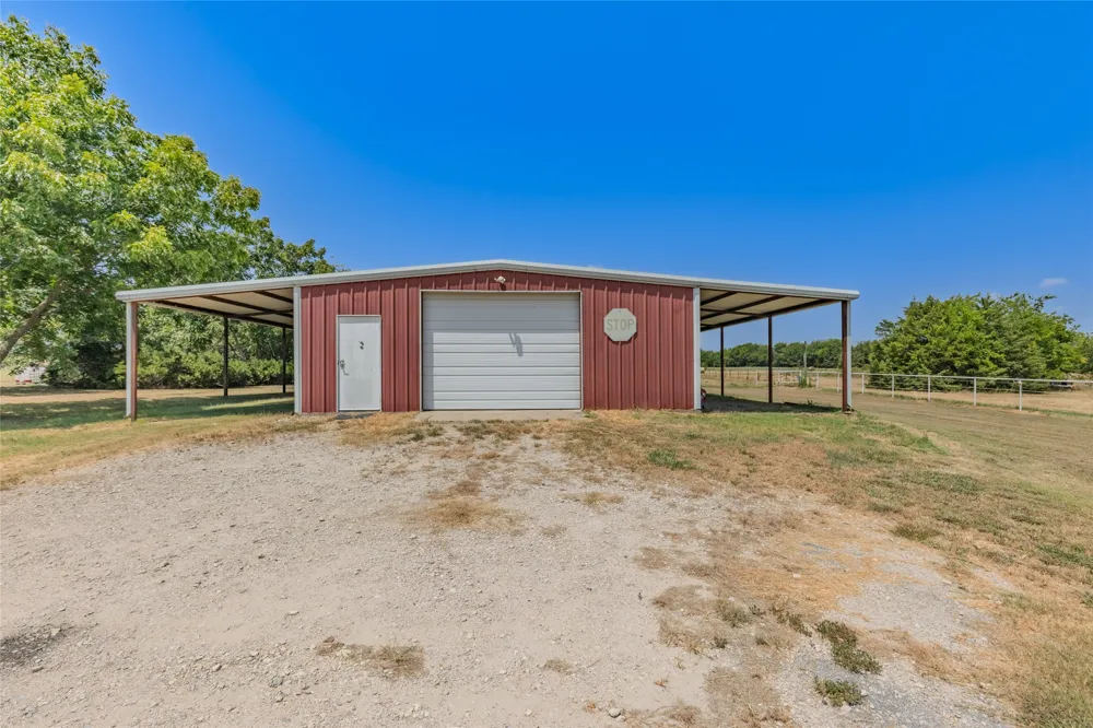 4886 White Rock Lone Oak, TX 75453