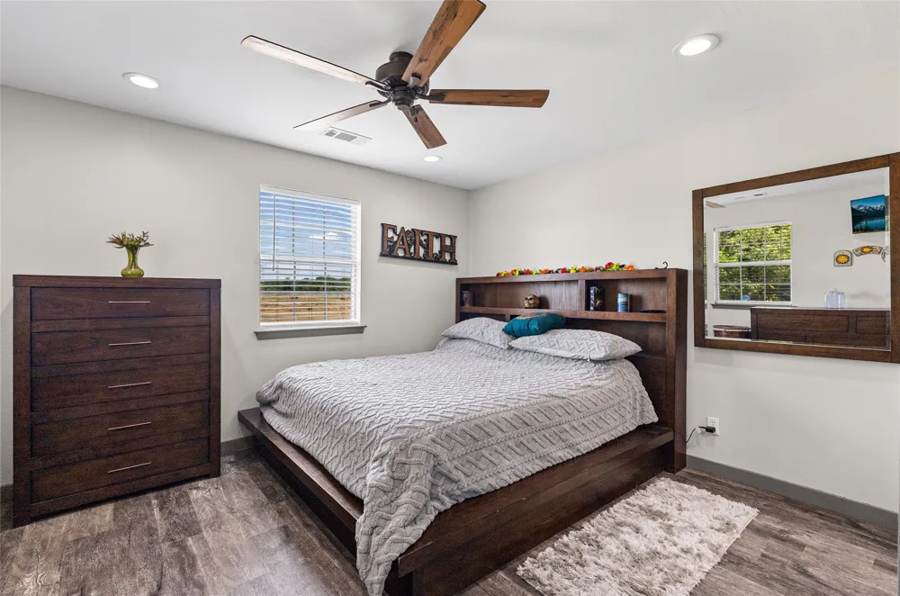 4886 White Rock Lone Oak, TX 75453
