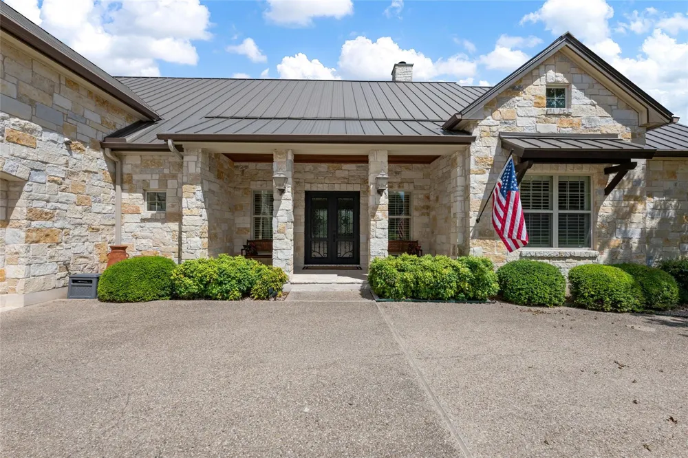 27017 Masters Parkway Spicewood, TX 78669