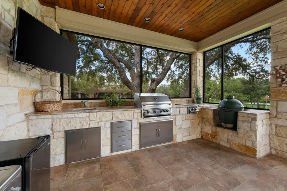 27017 Masters Parkway Spicewood, TX 78669