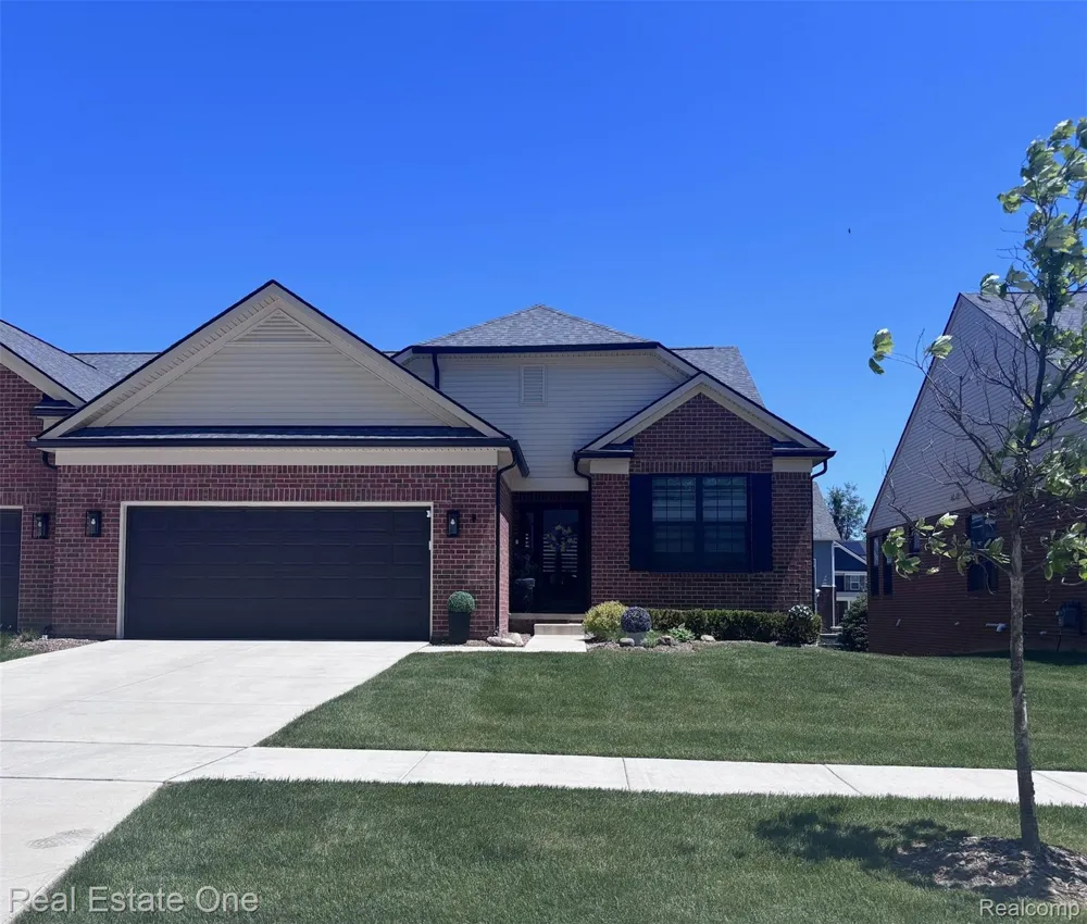 55769 Oak Pointe Drive Shelby Charter Township, MI 48315