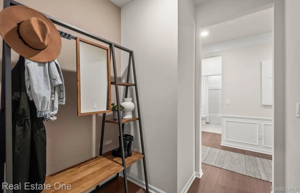 55769 Oak Pointe Drive Shelby Charter Township, MI 48315