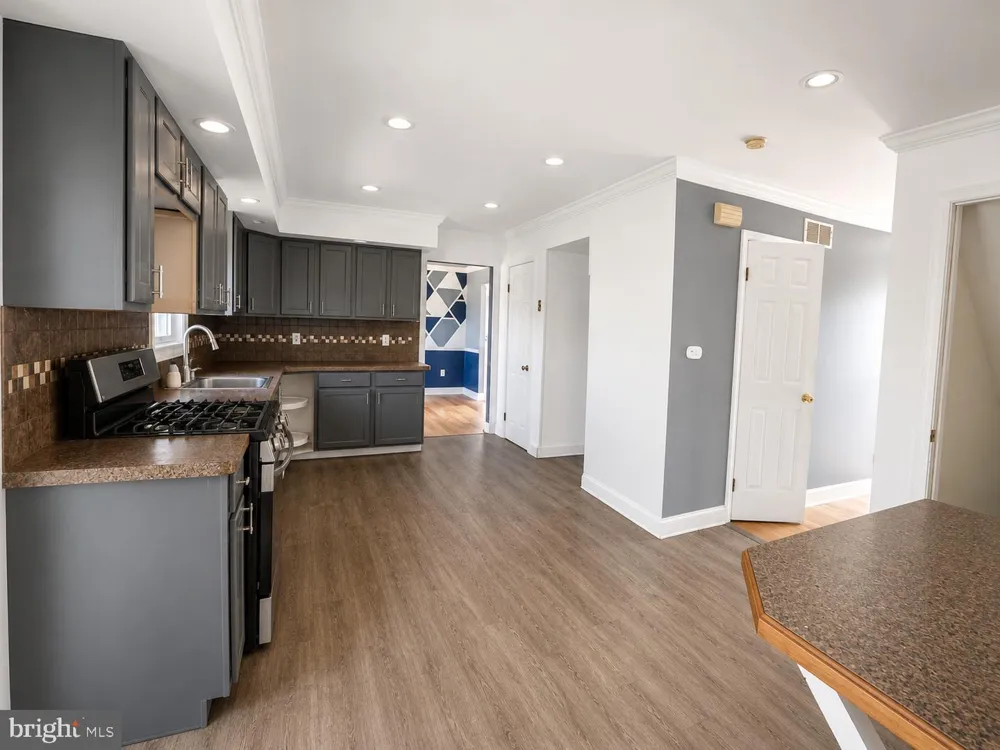 2017 CHESTNUT STREET Holmes, PA 19043