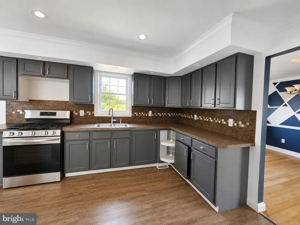 2017 CHESTNUT STREET Holmes, PA 19043