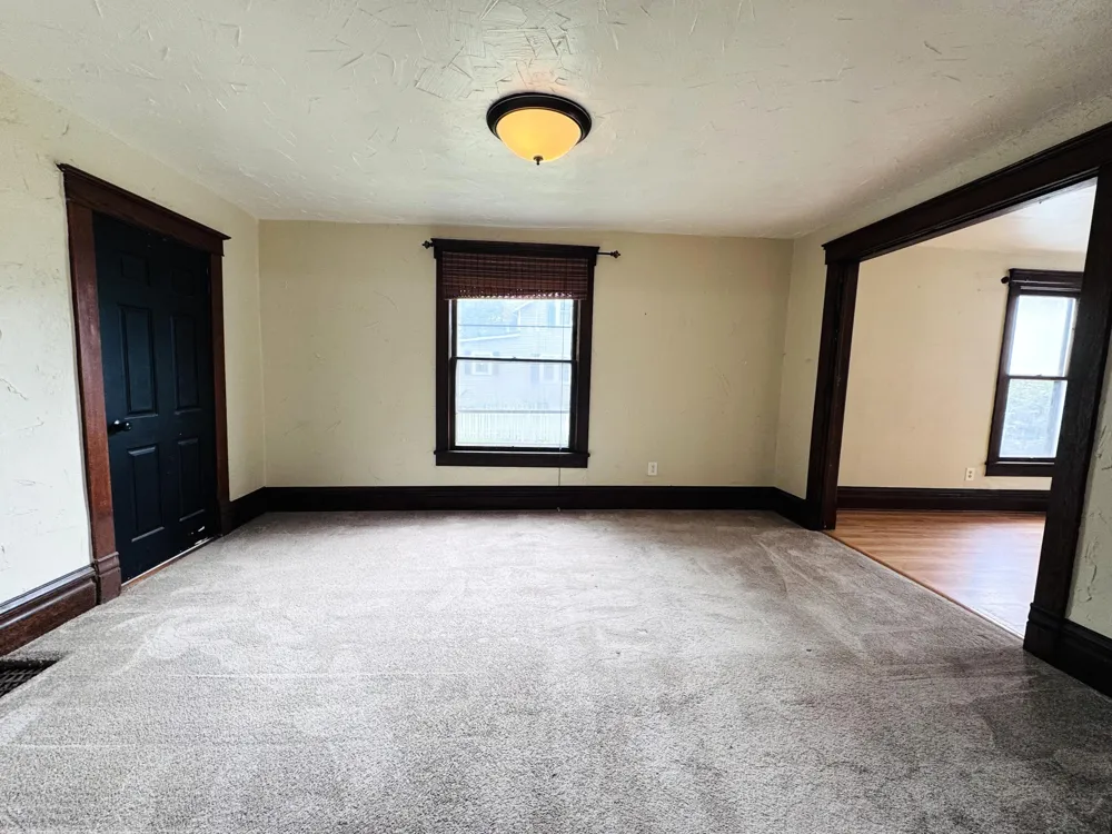37 Lincoln Avenue Niles City, MI 49120