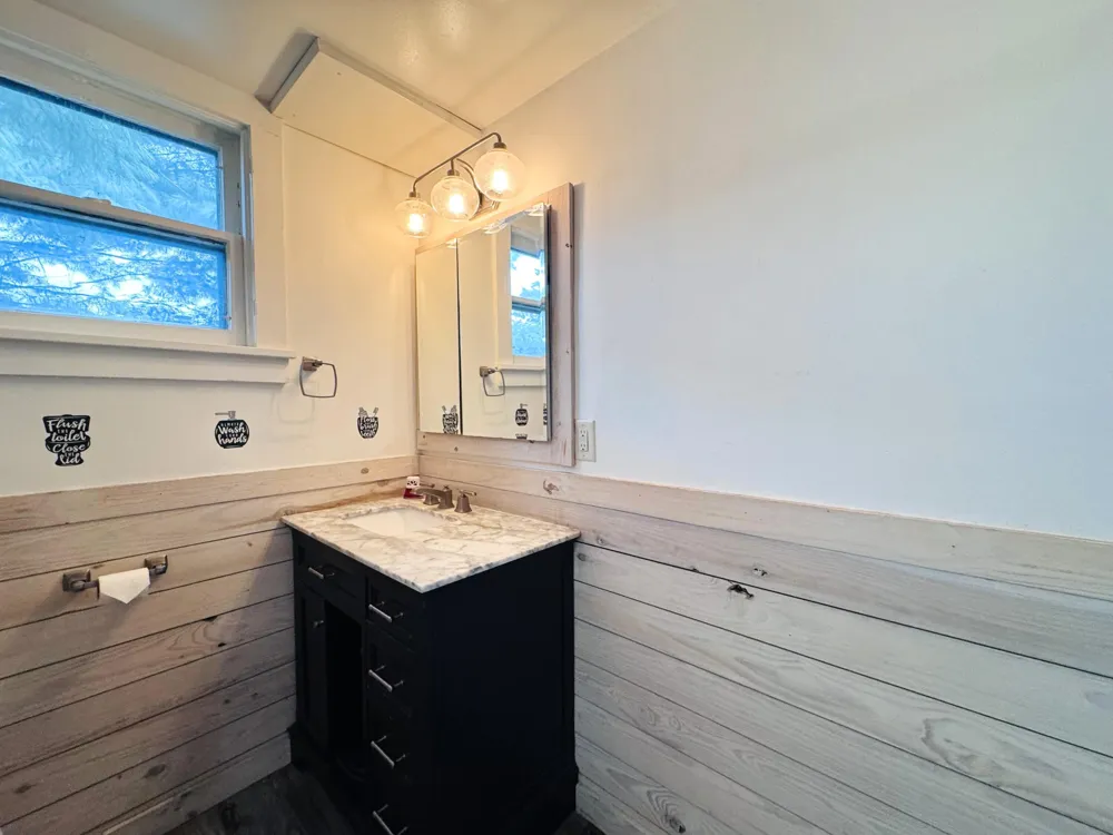 37 Lincoln Avenue Niles City, MI 49120