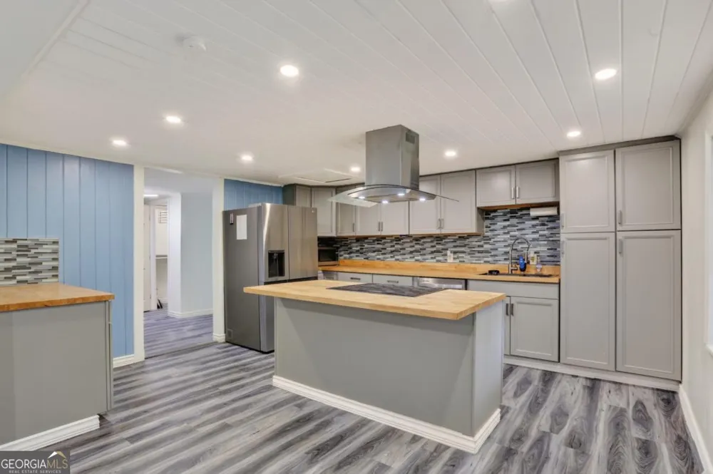 1374 Shangrila CIR Riverdale, GA 30296
