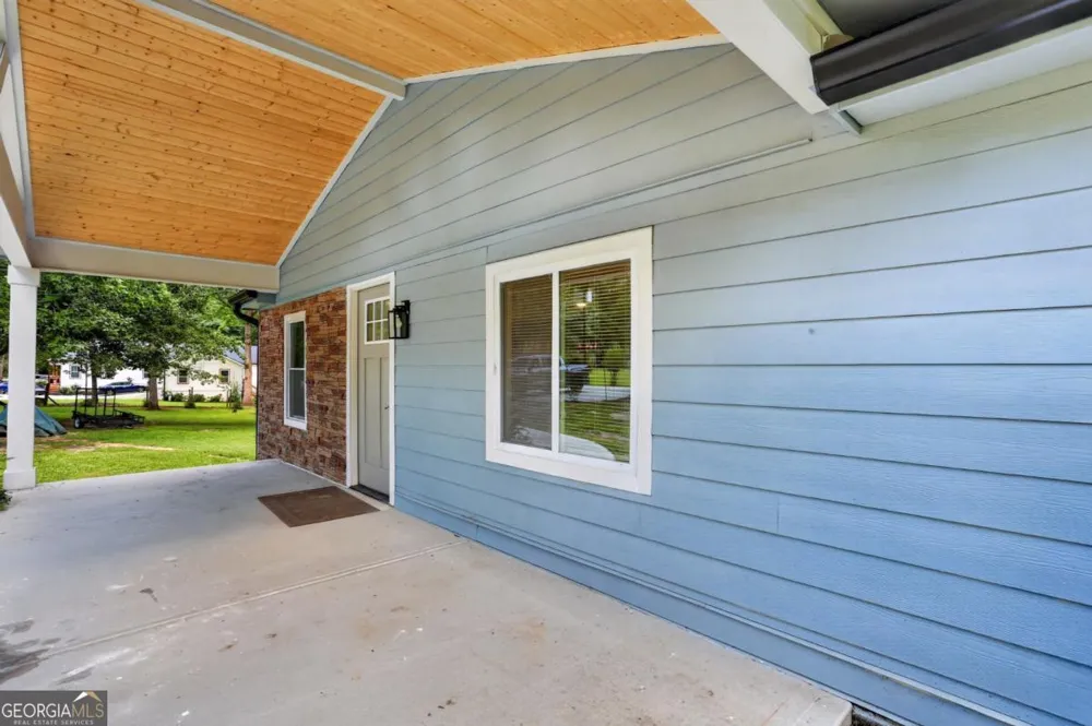 1374 Shangrila CIR Riverdale, GA 30296