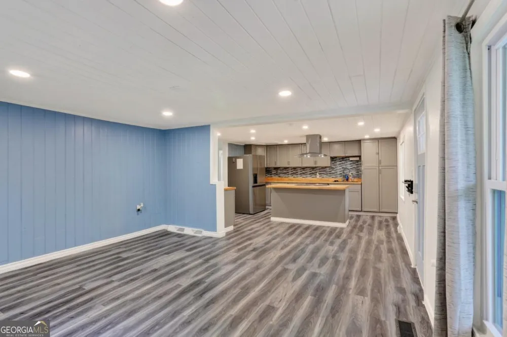 1374 Shangrila CIR Riverdale, GA 30296