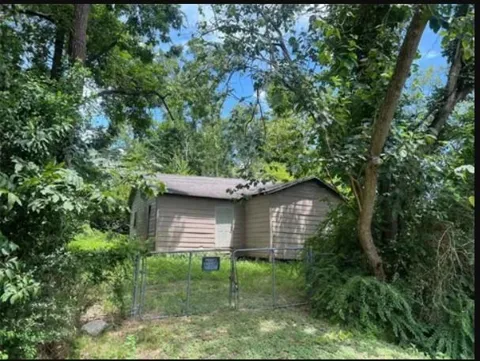 6025 Woodview Drive